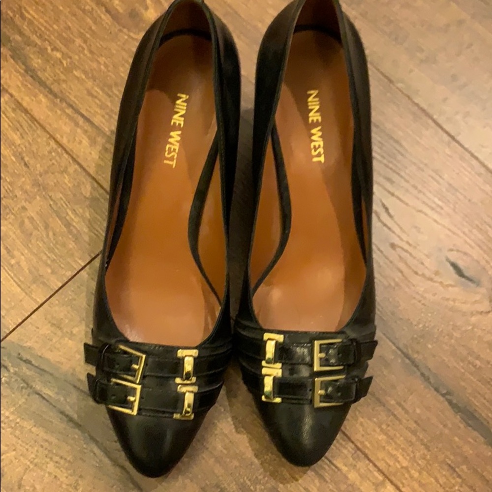 Like new condition Nine West size 8.5